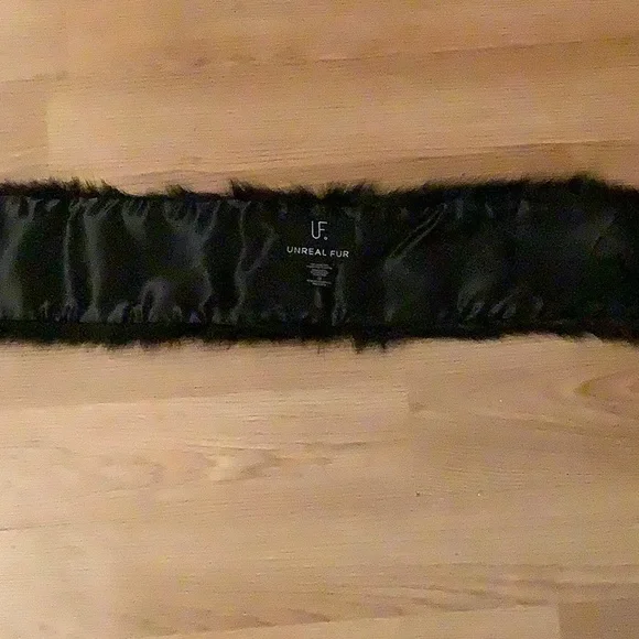 NWOT Unreal Fur Faux Fur Stole